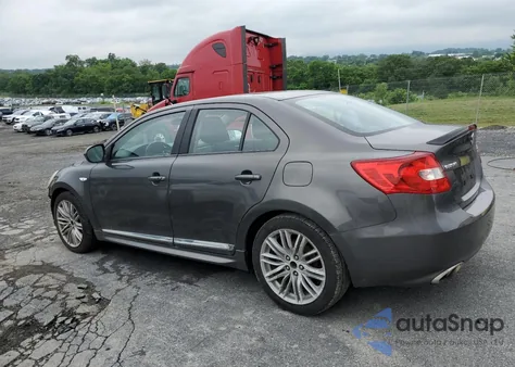 2012 Suzuki Kizashi Sport Gts z USA, uszkodzony, nr VIN JS2RE9A67C6100104